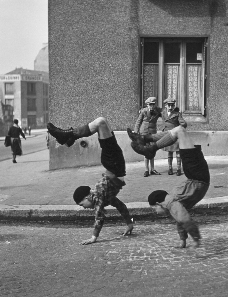 Les frères, rue du Docteur Lecène, 1934 ©Atelier Robert Doisneau